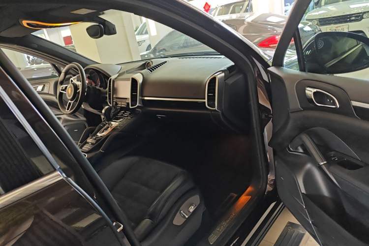 Used Porsche Cayenne 2016 Cayenne 3.0T Interior 8
