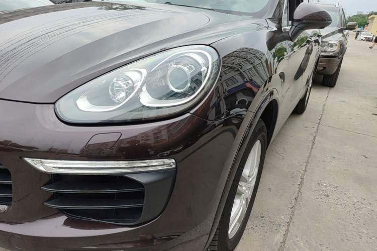 Used Porsche Cayenne 2016 Cayenne Platinum Edition 3.0T Left Front Headlight