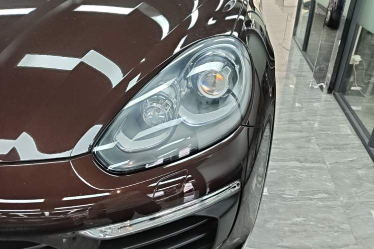 Used Porsche Cayenne 2016 Cayenne Platinum Edition 3.0T Left Front Headlight