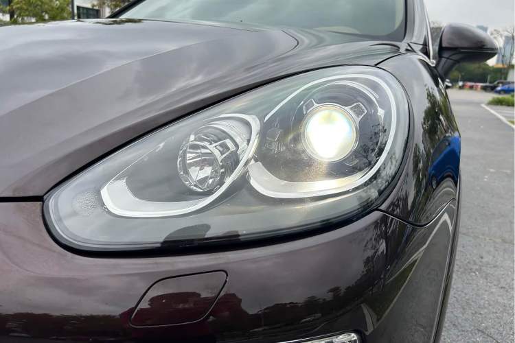 Used Porsche Cayenne 2016 Cayenne Platinum Edition 3.0T Left Front Headlight