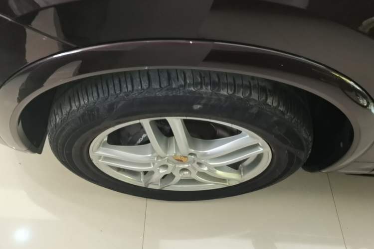 Used Porsche Cayenne 2016 Cayenne 3.0T Left Front Wheel Hub