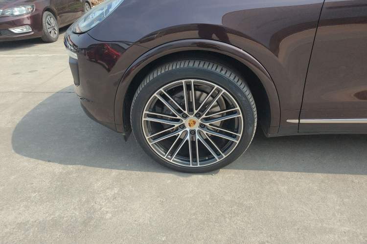 Used Porsche Cayenne 2016 Cayenne 3.0T Left Front Wheel Hub