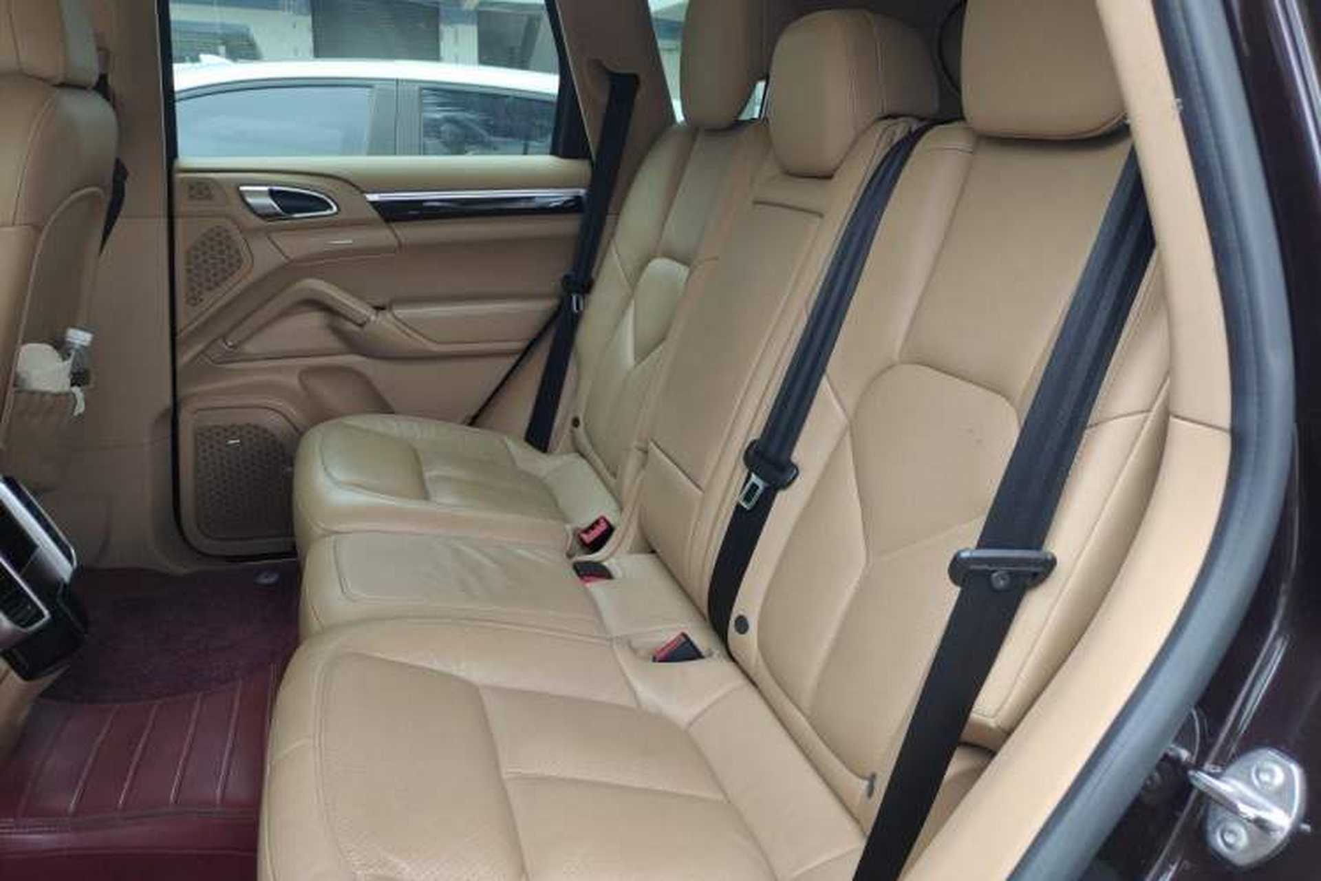 Used Porsche Cayenne 2016 Cayenne 3.0T Left Rear Seat