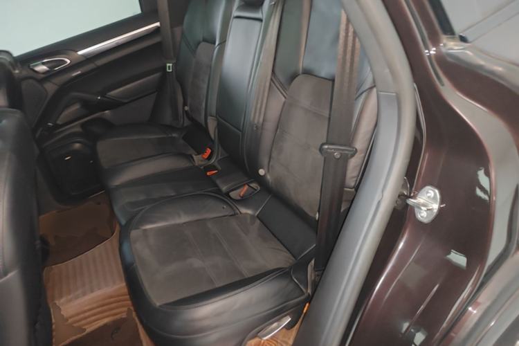 Used Porsche Cayenne 2016 Cayenne Platinum Edition 3.0T Left Rear Seat