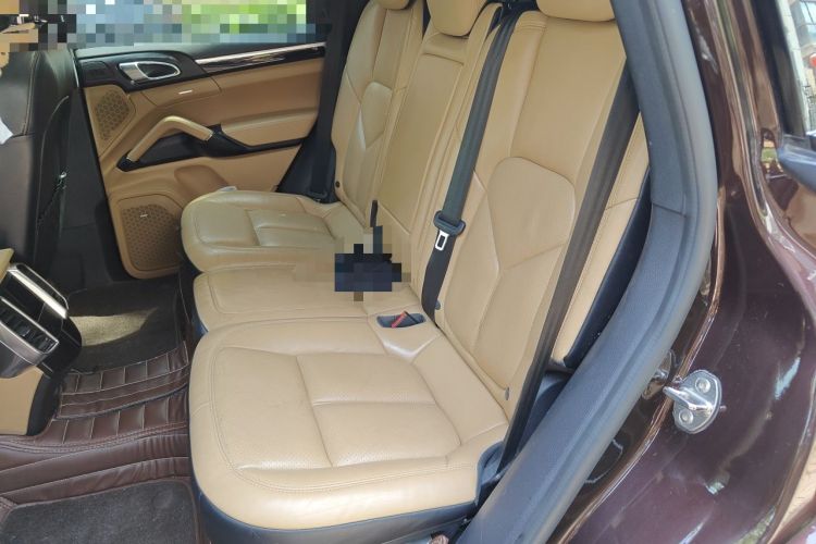 Used Porsche Cayenne 2016 Cayenne Platinum Edition 3.0T Left Rear Seat