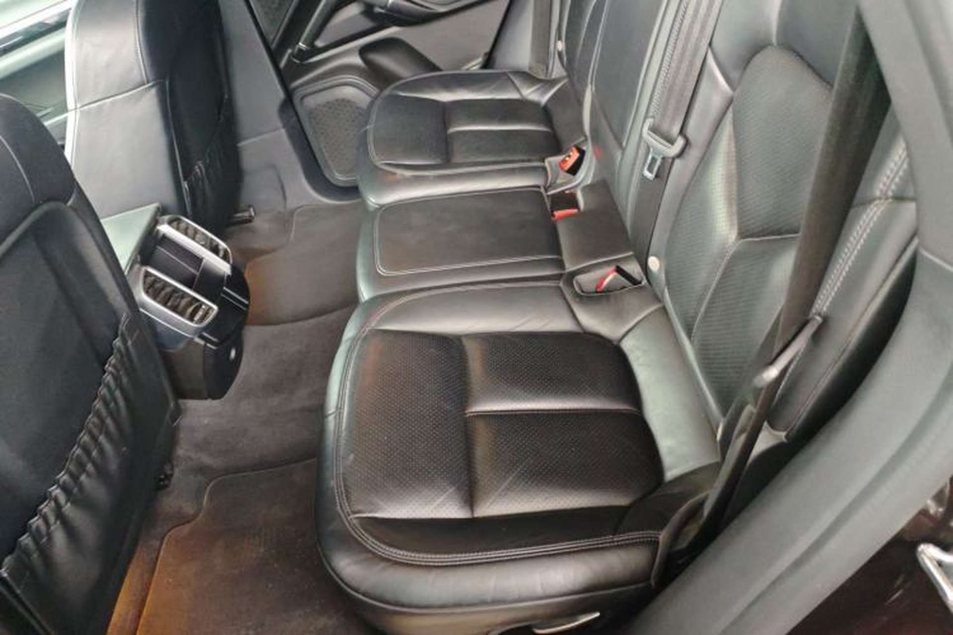 Used Porsche Cayenne 2016 Cayenne 3.0T Left Rear Seat
