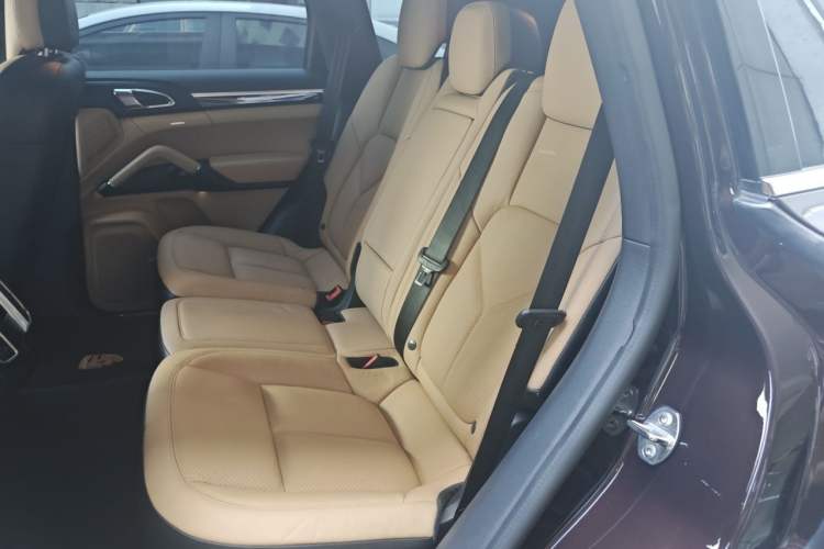 Used Porsche Cayenne 2016 Cayenne 3.0T Left Rear Seat