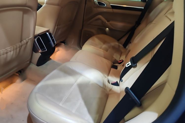 Used Porsche Cayenne 2016 Cayenne Platinum Edition 3.0T Left Rear Seat
