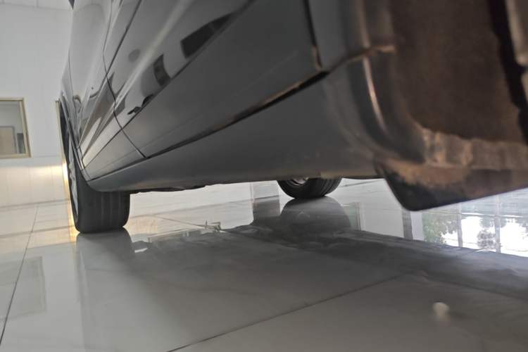 Used Porsche Cayenne 2016 Cayenne Platinum Edition 3.0T Left Side Sill