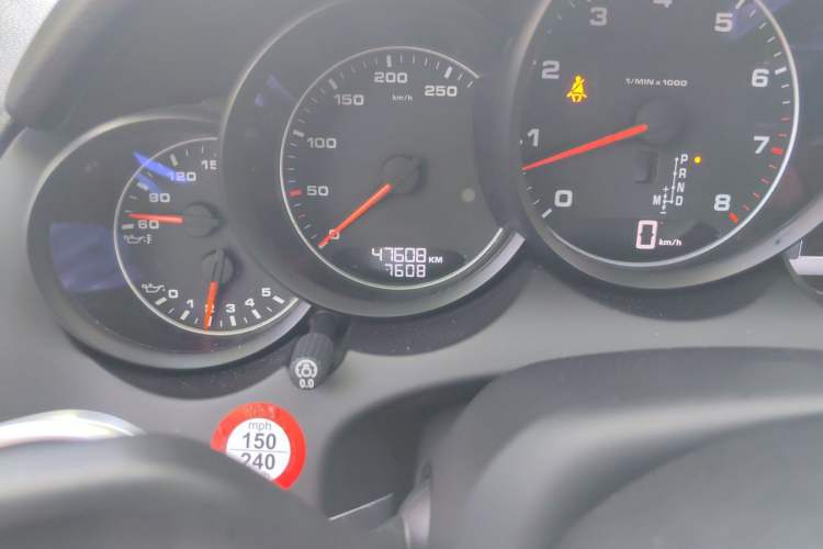 Used Porsche Cayenne 2016 Cayenne 3.0T Odometer Close Up