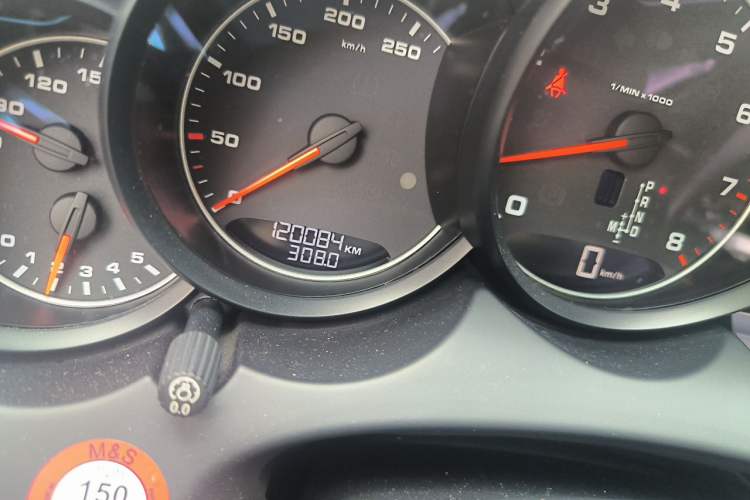 Used Porsche Cayenne 2016 Cayenne Platinum Edition 3.0T Odometer Close Up