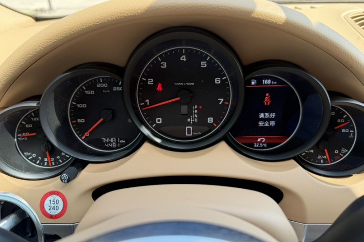 Used Porsche Cayenne 2016 Cayenne 3.0T Odometer Close Up