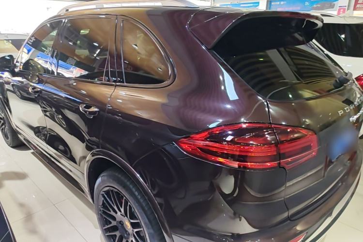 Used Porsche Cayenne 2016 Cayenne Platinum Edition 3.0T Rear Left 45 Deg