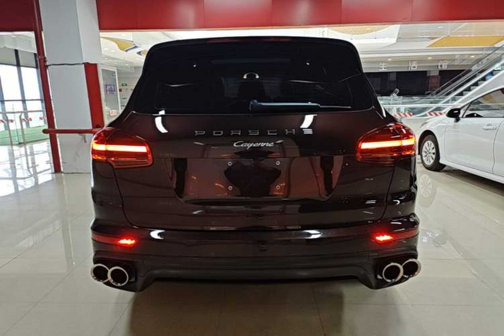 Used Porsche Cayenne 2016 Cayenne Platinum Edition 3.0T Rear