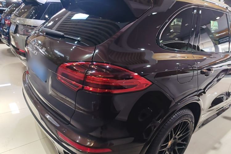 Used Porsche Cayenne 2016 Cayenne Platinum Edition 3.0T Rear Right 45 Deg