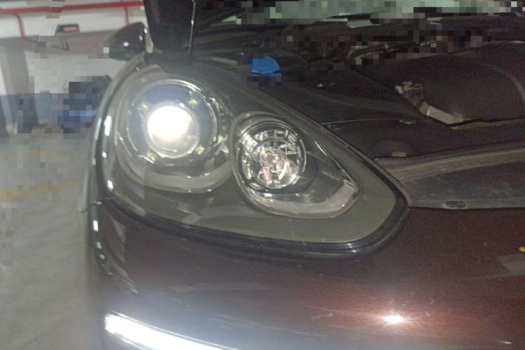 Used Porsche Cayenne 2016 Cayenne 3.0T Right Front Headlight