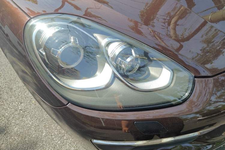 Used Porsche Cayenne 2016 Cayenne Platinum Edition 3.0T Right Front Headlight