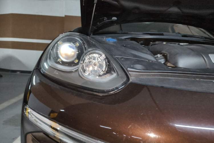 Used Porsche Cayenne 2016 Cayenne 3.0T Right Front Headlight