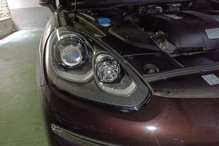 Used Porsche Cayenne 2016 Cayenne 3.0T Right Front Headlight
