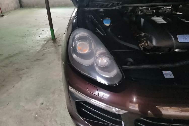 Used Porsche Cayenne 2016 Cayenne Platinum Edition 3.0T Right Front Headlight