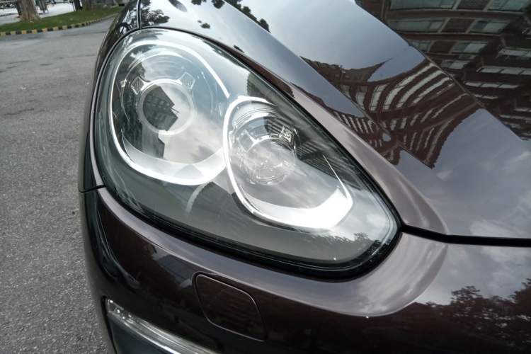 Used Porsche Cayenne 2016 Cayenne Platinum Edition 3.0T Right Front Headlight