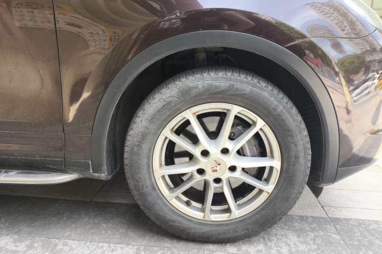 Used Porsche Cayenne 2016 Cayenne Platinum Edition 3.0T Right Front Wheel Hub