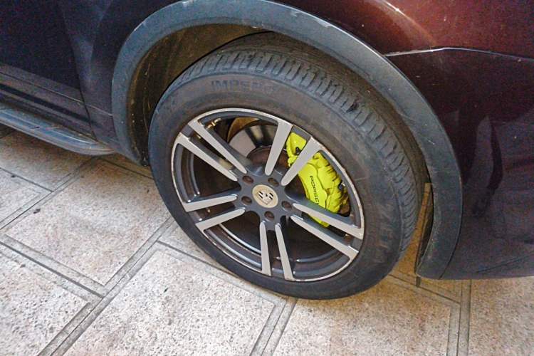 Used Porsche Cayenne 2016 Cayenne 3.0T Right Front Wheel Hub
