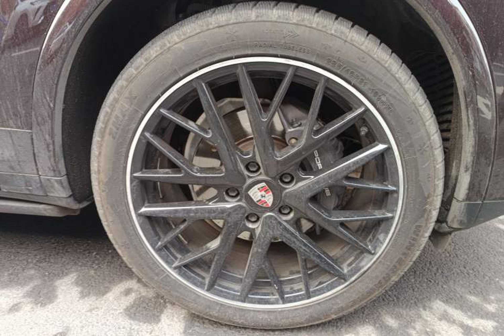 Used Porsche Cayenne 2016 Cayenne 3.0T Right Front Wheel Hub