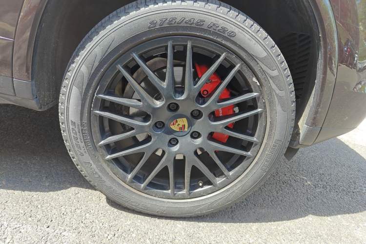 Used Porsche Cayenne 2016 Cayenne Platinum Edition 3.0T Right Front Wheel Hub