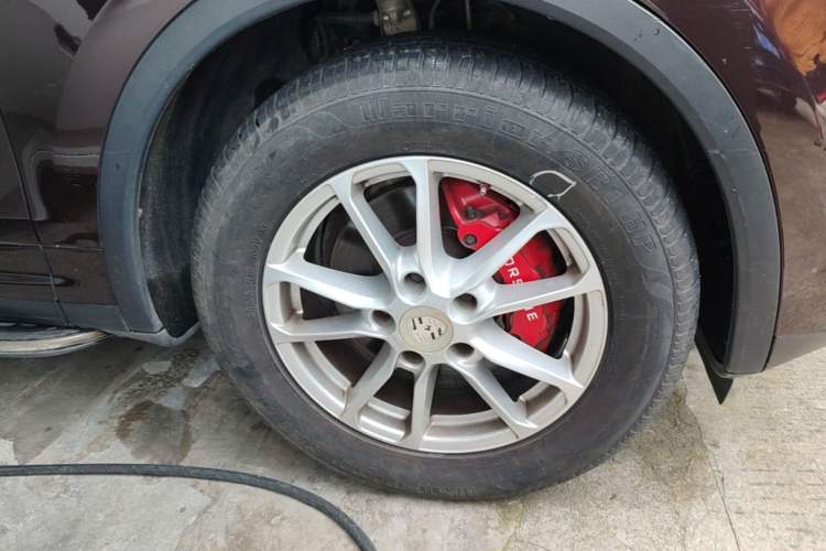 Used Porsche Cayenne 2016 Cayenne 3.0T Right Front Wheel Hub