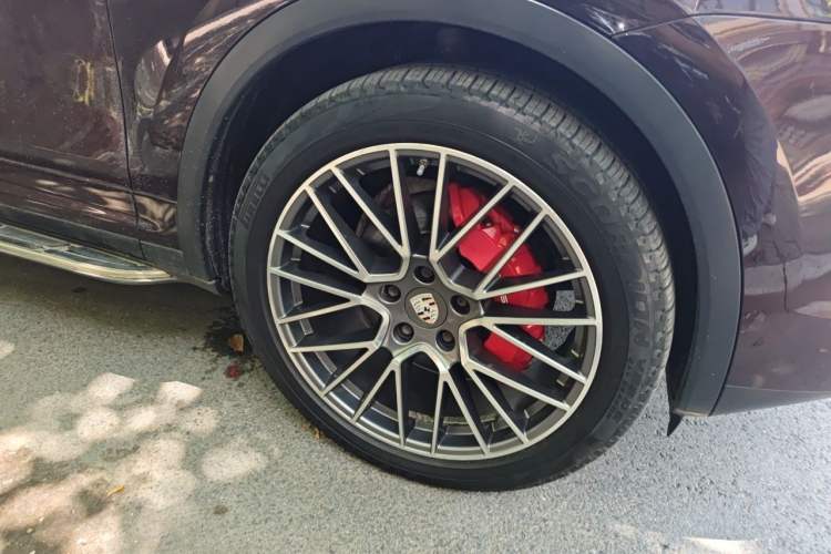 Used Porsche Cayenne 2016 Cayenne 3.0T Right Front Wheel Hub