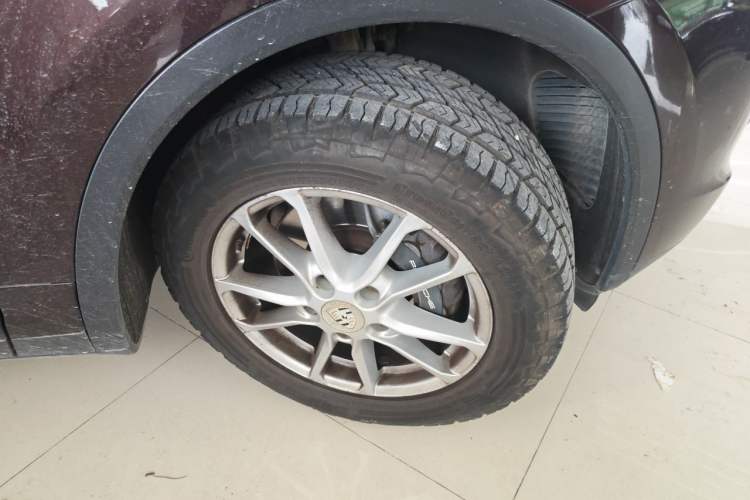 Used Porsche Cayenne 2016 Cayenne 3.0T Right Front Wheel Hub