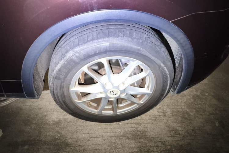 Used Porsche Cayenne 2016 Cayenne 3.0T Right Front Wheel Hub