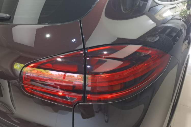 Used Porsche Cayenne 2016 Cayenne 3.0T Right Rear Taillight