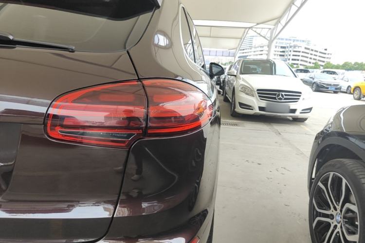 Used Porsche Cayenne 2016 Cayenne 3.0T Right Rear Taillight