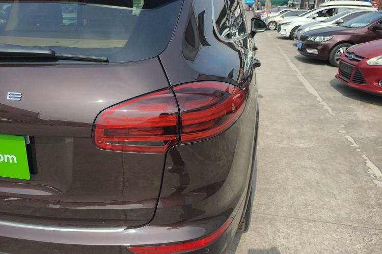 Used Porsche Cayenne 2016 Cayenne 3.0T Right Rear Taillight