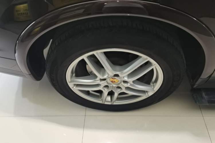 Used Porsche Cayenne 2016 Cayenne 3.0T Right Rear Wheel Hub