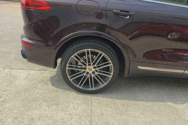 Used Porsche Cayenne 2016 Cayenne 3.0T Right Rear Wheel Hub