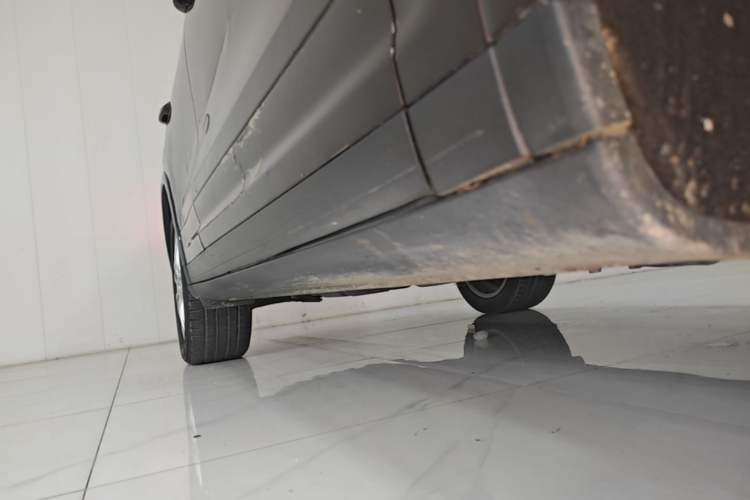 Used Porsche Cayenne 2016 Cayenne Platinum Edition 3.0T Right Side Sill