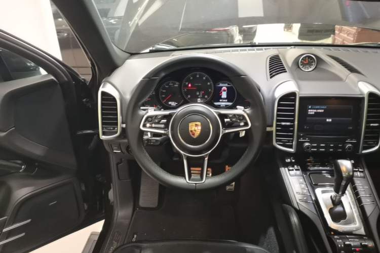 Used Porsche Cayenne 2016 Cayenne 3.0T Steering Wheel