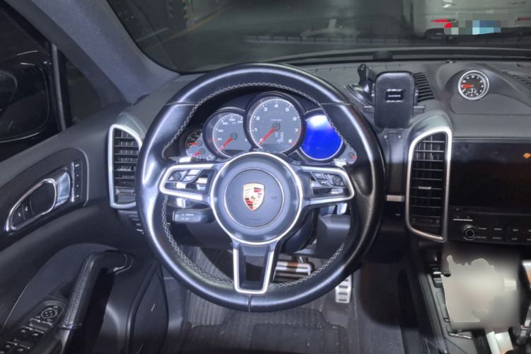 Used Porsche Cayenne 2016 Cayenne Platinum Edition 3.0T Steering Wheel