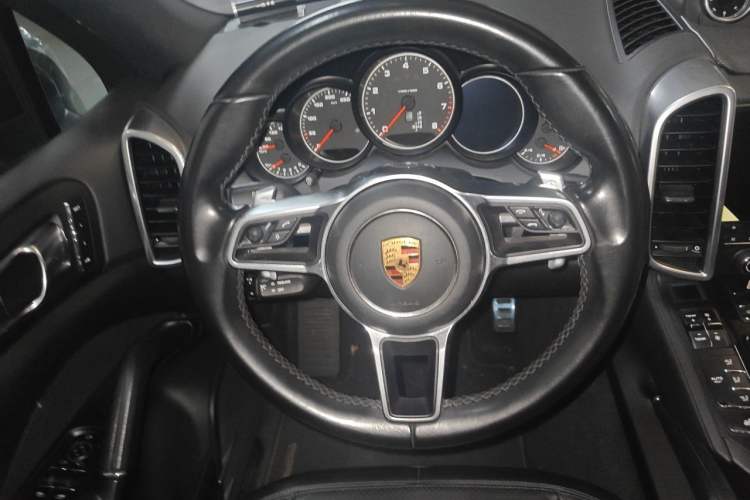 Used Porsche Cayenne 2016 Cayenne 3.0T Steering Wheel
