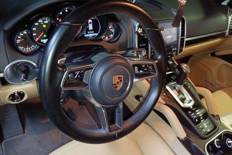 Used Porsche Cayenne 2016 Cayenne 3.0T Steering Wheel