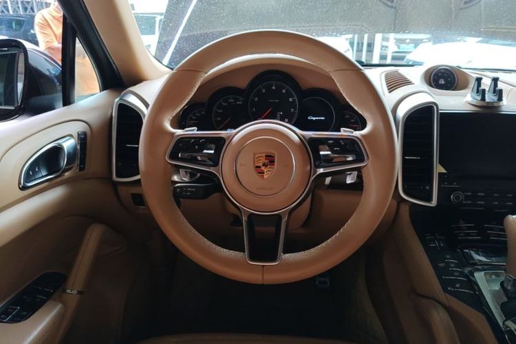 Used Porsche Cayenne 2016 Cayenne 3.0T Steering Wheel
