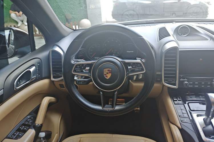 Used Porsche Cayenne 2016 Cayenne 3.0T Steering Wheel