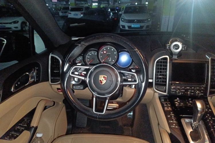 Used Porsche Cayenne 2016 Cayenne 3.0T Steering Wheel