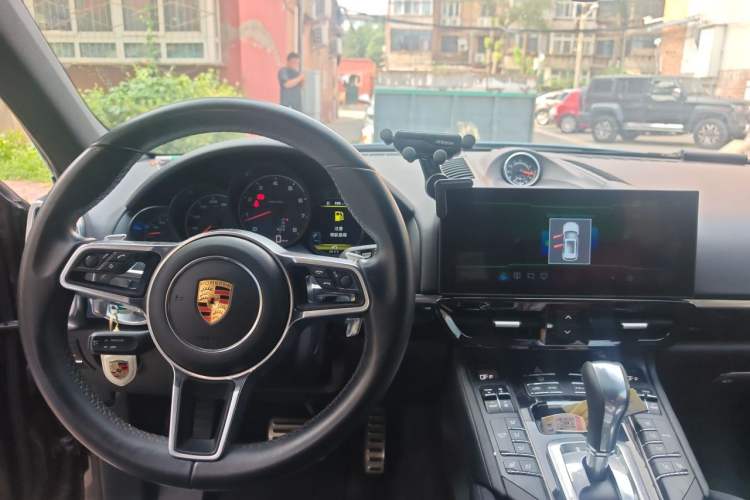 Used Porsche Cayenne 2016 Cayenne Platinum Edition 3.0T Steering Wheel