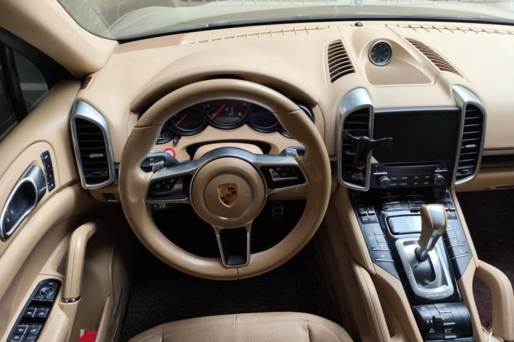 Used Porsche Cayenne 2016 Cayenne 3.0T Steering Wheel