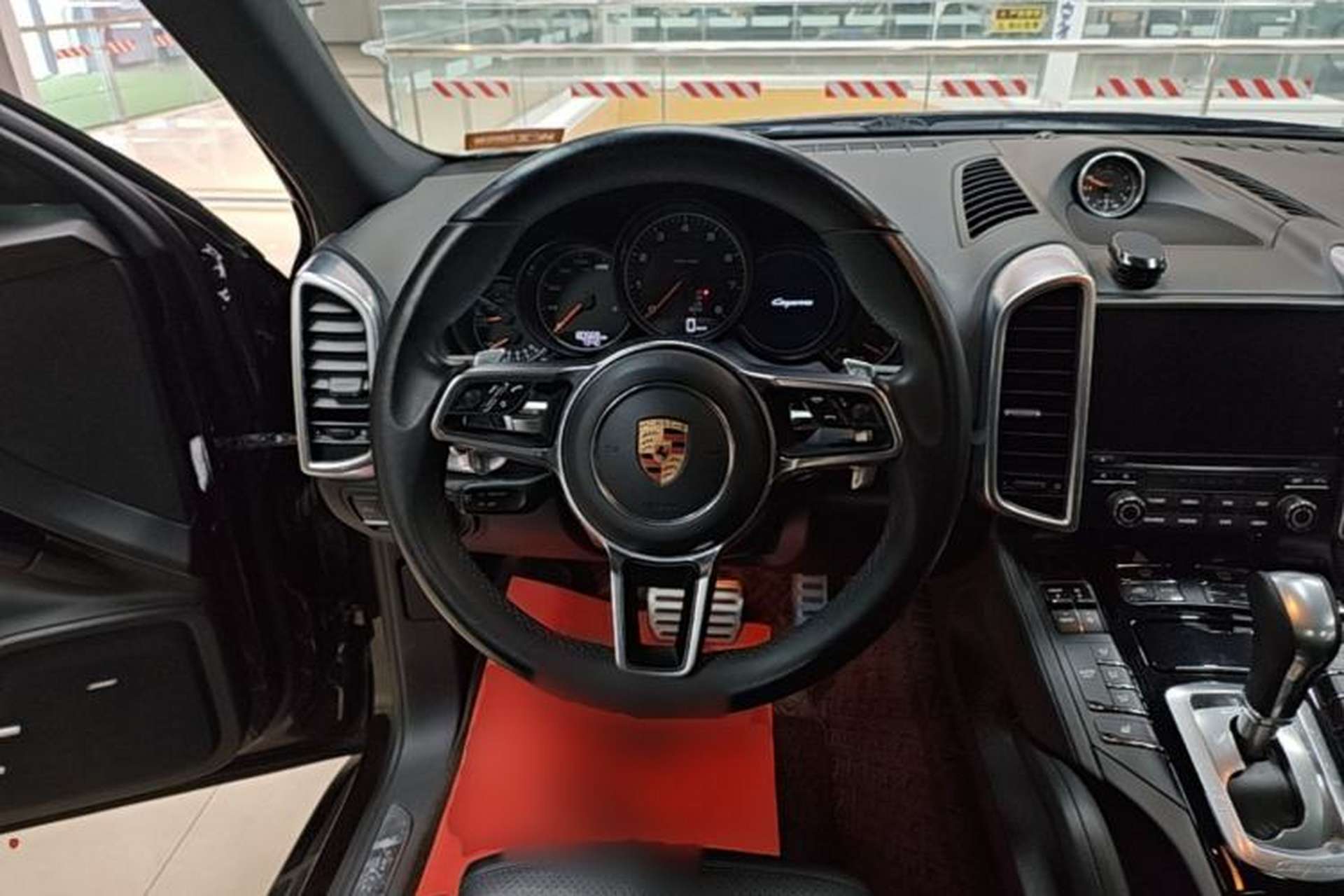 Used Porsche Cayenne 2016 Cayenne Platinum Edition 3.0T Steering Wheel