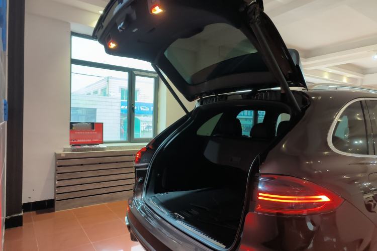 Used Porsche Cayenne 2016 Cayenne 3.0T Trunk